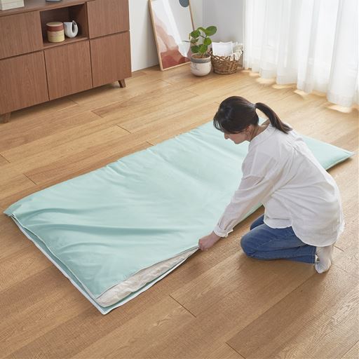 アンティックグリーン<br>グルッとファスナーを閉じて完了!