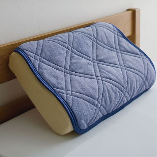 ネイビー ※商品は枕パッドです。<br>裏面ゴム付き&すべりにくい加工でズレにくく、変形枕にも対応!