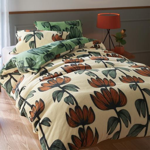 ALMA(アルマ) <br>デザイナーがよく旅をするスペインの言葉で「心」の意味。モダンでいて、どこかノスタルジックなデザインです。