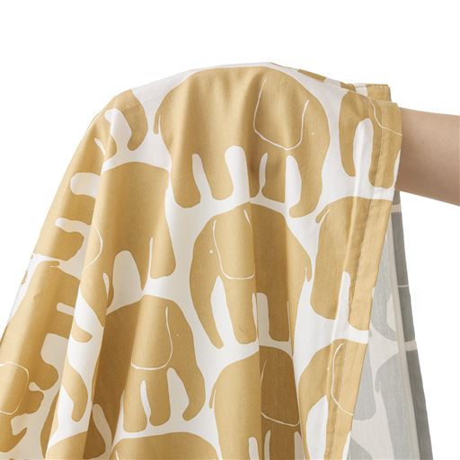 布団の柄が透けにくい、ほどよい厚みです。