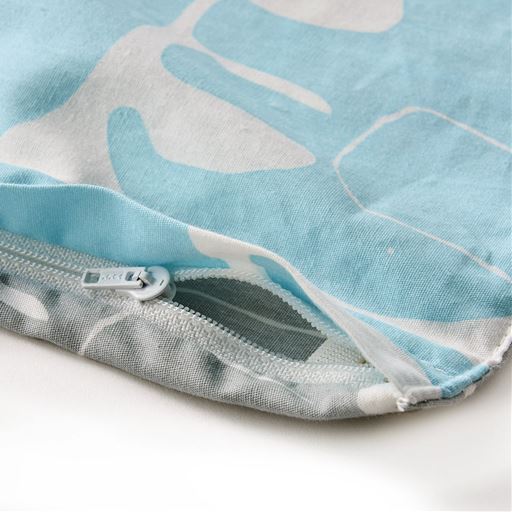 全開・片開きファスナーで開閉もスムーズ。