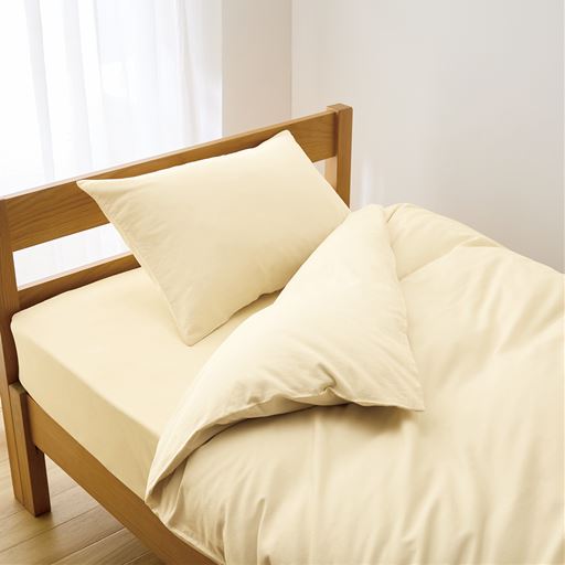 アイボリホワイト ※商品は枕カバーです。<br>※掛け布団カバーはCR-727、ボックスシーツはCZ-648を使用しています