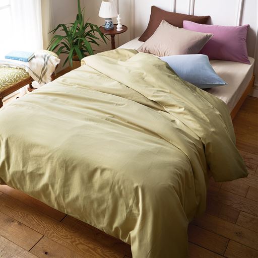 コーディネートイメージ ※商品は枕カバーです。<br>(奥から)コーヒーブラウン・ミスティラベンダー・ミディアムグレー・アンティックブルー