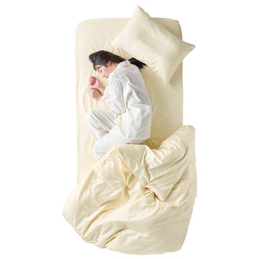 アイボリホワイト ※商品は掛け布団カバーです。<br>どんなお部屋にもなじみやすいベーシックカラー。