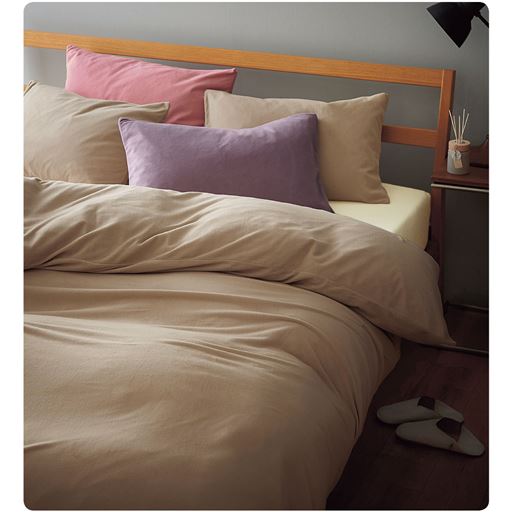 コーディネートイメージ ※商品は枕カバーです。<br>(上から) ローズピンク・オークベージュ×2・ミスティラベンダー