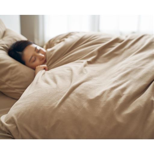 オークベージュ ※商品は掛け布団カバーです。<br>軽やかなぬくもりが眠りを満たす。