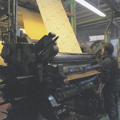 国内の縫製工場で熟練職人が1枚ずつ丁寧に縫製。信頼の品質で一年を通して快適にお使いいただけます。