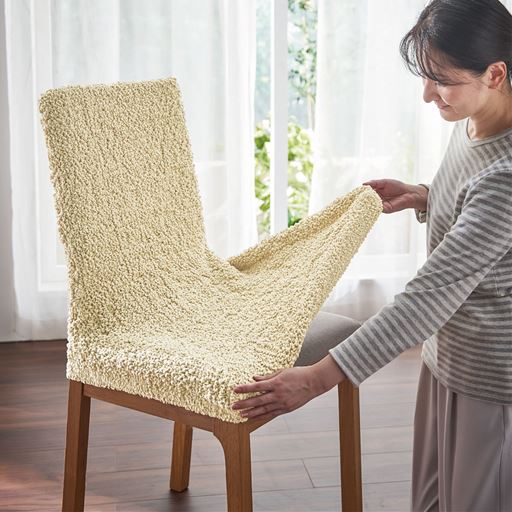 良く伸びる生地だから着脱も簡単。綿混素材でチクチクせずにさらりと心地いい肌ざわり。