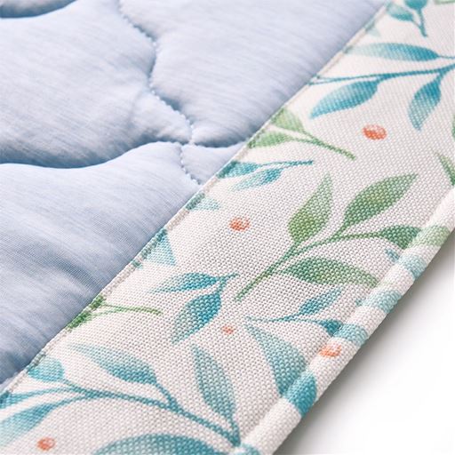 額は爽やかなリーフ柄。