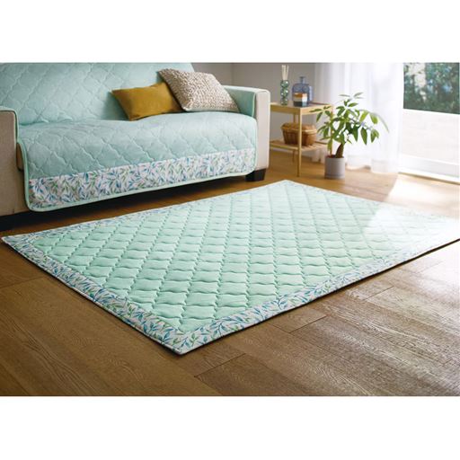 グリーン(横185×縦130cm)<br>※商品はラグです。ソファカバーはCT-724を使用しています。