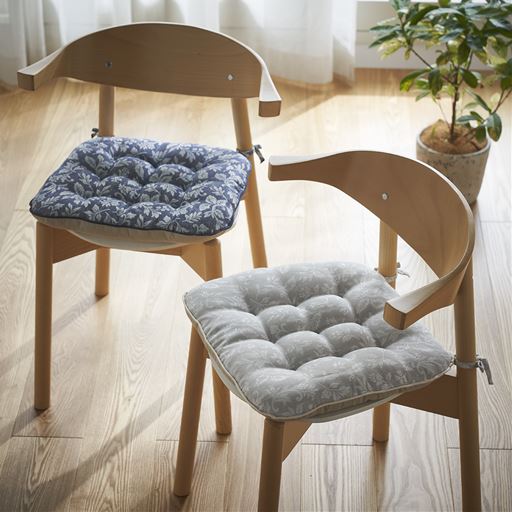 (左から)ブルー、シルバー