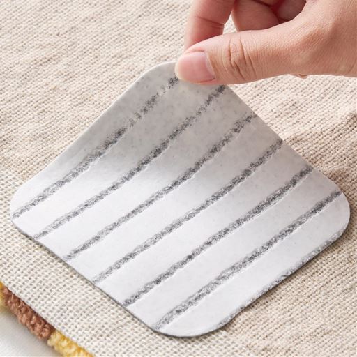 すべり止めシート2枚付きでズレにくい。