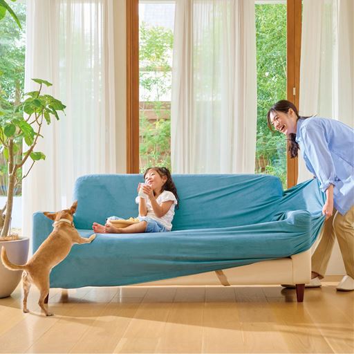 ブルー<br>肘ありL(3人掛け用)<br>うっかり汚れも、サッとかけるだけで安心! お手入れ簡単なのびのびソファカバーです。