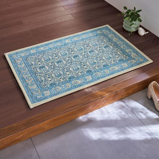 ブルー(横90×縦60cm)<br>まるで絵画のように繊細で美しい、ゴブラン織り風玄関マットです。