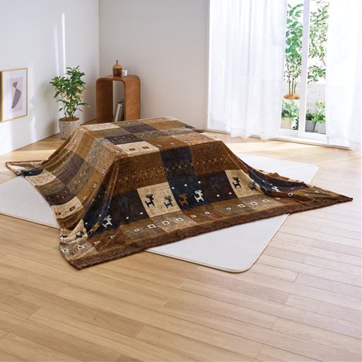 ブラウン系 <br>上にも中にも使える、洗えるフランネル素材。