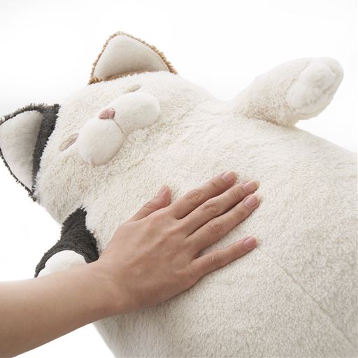 A (みけねこのさんま)<br>思わずなでたくなる心地いい肌ざわり。