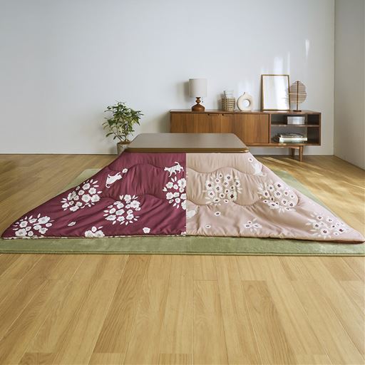 リバーシブル仕様なので、お部屋の雰囲気に合わせて変えられます。