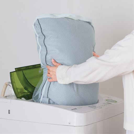 ネットに入れて洗濯機で洗えます!