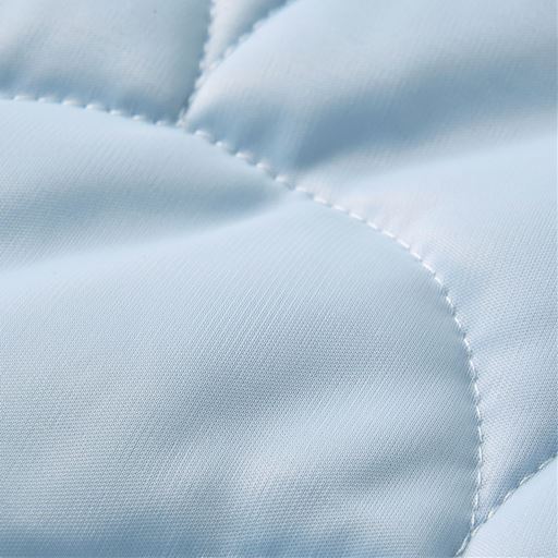 生地拡大(ブルー)<br>なめらかな肌ざわりの速乾生地はサラッと快適!