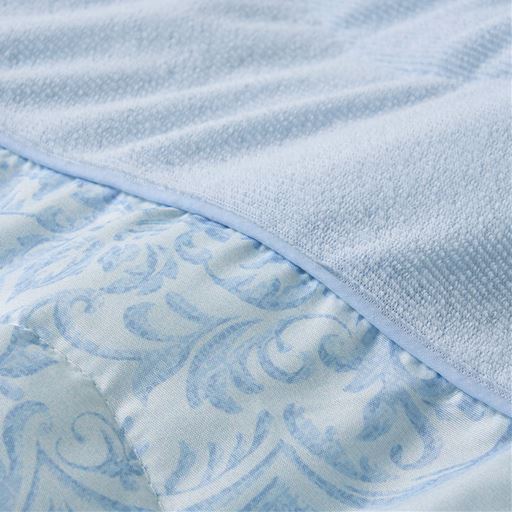 衿付きでやさしい肌ざわり。