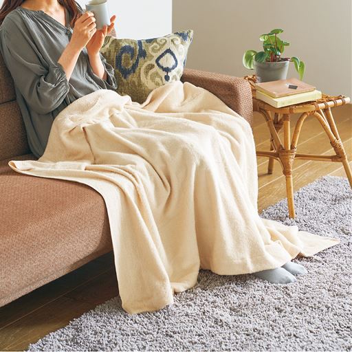 アイボリベージュ(ハーフサイズ)<br>お子さま用やひざ掛けにぴったりのハーフサイズもご用意しました。