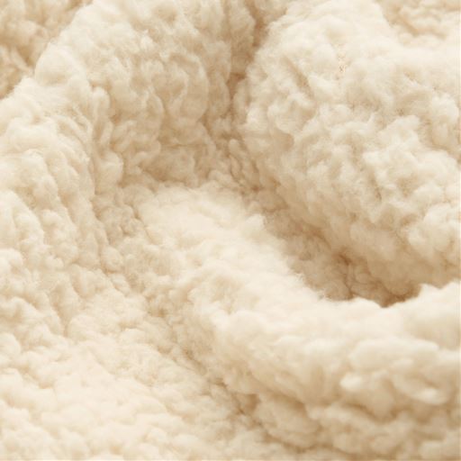 生地拡大(ベージュ)<br>吸湿発熱素材とシープボアを使用することにより、高い保温性を実現。