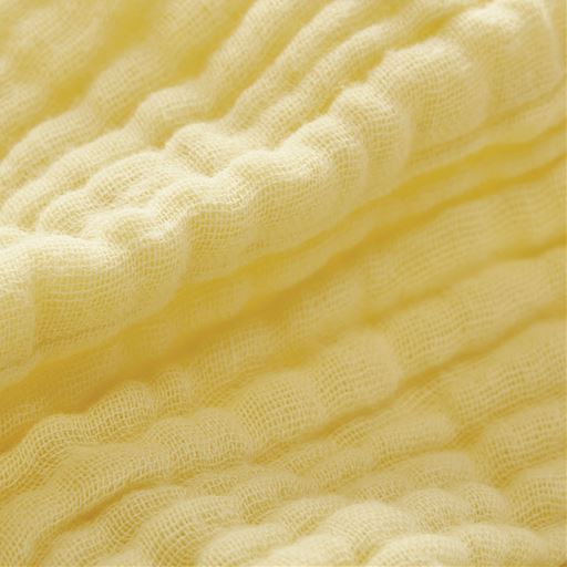 クリームイエロー<br>縁にヘムを使わず、細部まで柔らかな仕上がりにしました。