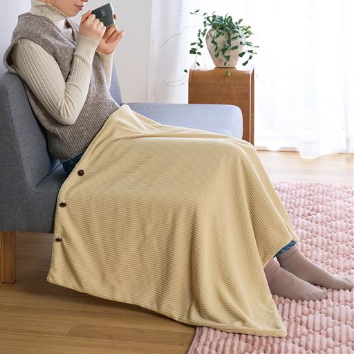 ベージュ<br>3通りに使えてどこでもあったか! スマートヒート®あったかブランケットです。