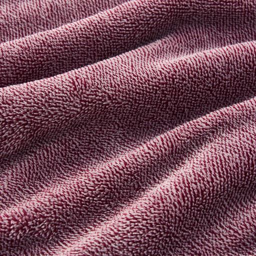 生地拡大(ワイン系)<br>肌側はスマートヒート®生地であったか。