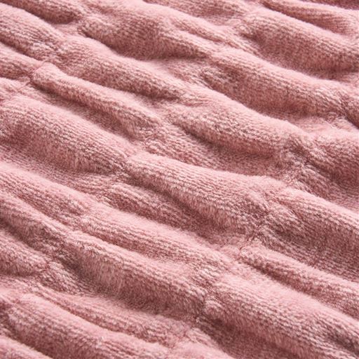 特殊なパイル織を細かいひだ状にした伸縮生地。