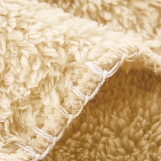 大きめステッチがアクセントに。