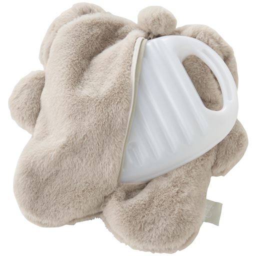 ひざ掛けを収納できるポーチは湯たんぽカバーとしても使えます。※湯たんぽは商品に含まれません