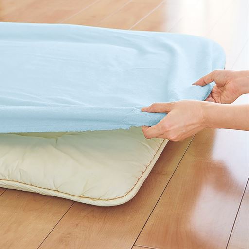 フィットシーツは全周ゴム仕様でズレにくく、着脱も簡単です。