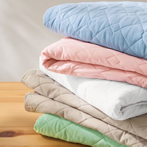 (上から)ブルー・ピンク・ホワイト・ベージュ・グリーン