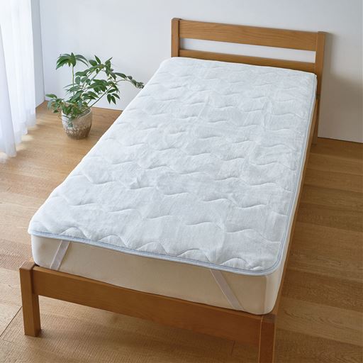 ブルー<br>敷き布団にもマットレスにも使えます。