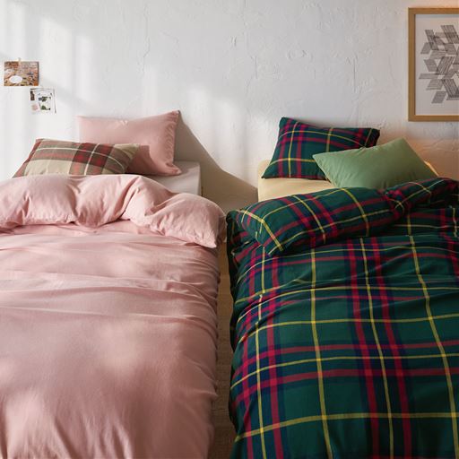 (左から) グレー・イエロー<br>やわらかな綿100%ネル素材で気持ちもほっこり。