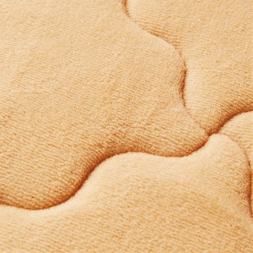 生地拡大(ベージュ)<br>表生地はなめらかで吸湿性に優れた綿100%ベロア生地。