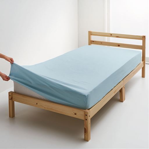 ブルー<br>肌ざわりの良い綿100%生地を使用した、マットレス用のボックスシーツです。