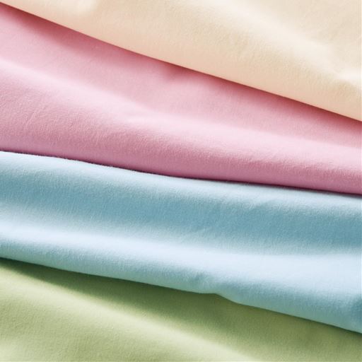 (上から)ベージュ・ピンク・ブルー・グリーン<br>掛け布団カバーに合わせやすい4色を揃えました。