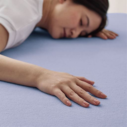 アンティックブルー<br>綿素材80%以上使用で心地よい肌ざわり。