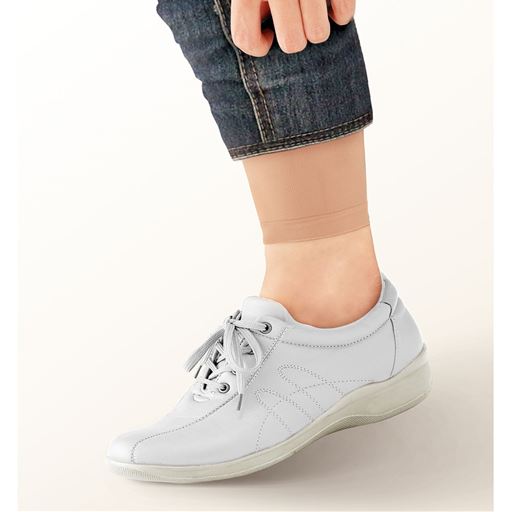 目立ちにくい!<br>パンツの下に重ね履きもラクラク。