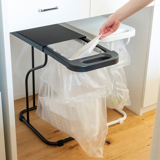 容器の丸洗い不要でゴミ捨てが簡単に! フィレッテ リサイクルスタンドです。