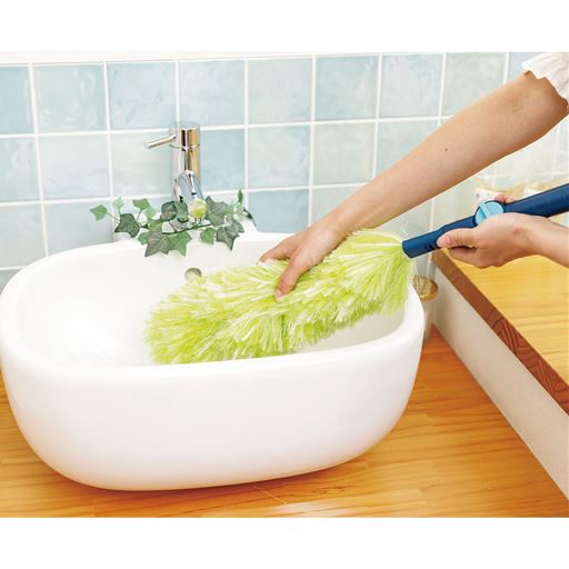 汚れたらモップ部分を水洗いOK。清潔に使えます。