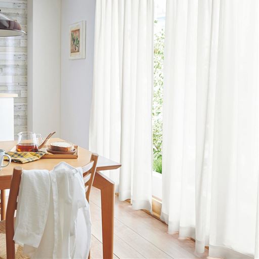 オフホワイト<br>クリンプ状の特殊繊維が花粉やホコリを絡めとる!