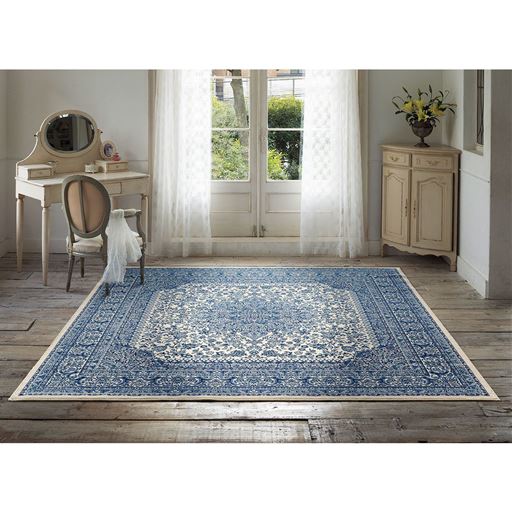 ブルー(横240×縦240cm)<br>美しい光沢のある優美な表情が魅力。