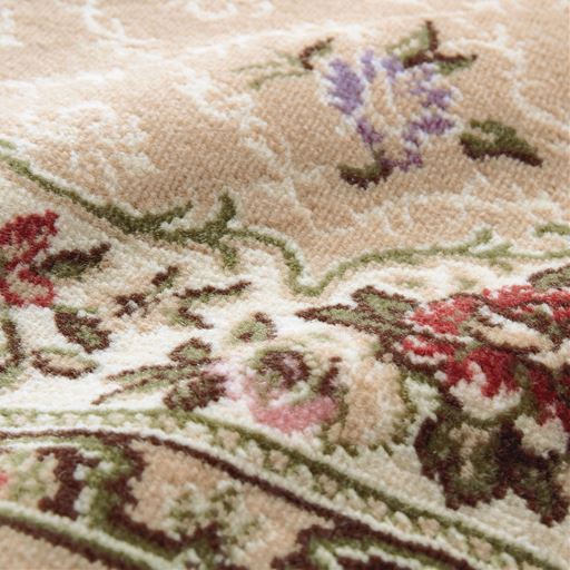 なめらかな質感のモケット織りで、華やかなデザインを表現。