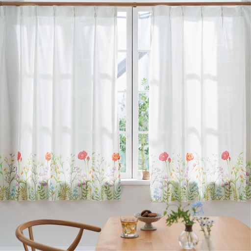 A (フラワー) 幅100×丈148cm(2枚組) <br>水彩画タッチで上品なお花を描いた、裾絵羽柄デザインのレースカーテンです。