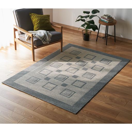 グレー(横185×縦130cm)<br>お部屋に溶け込むベーシックなデザイン。