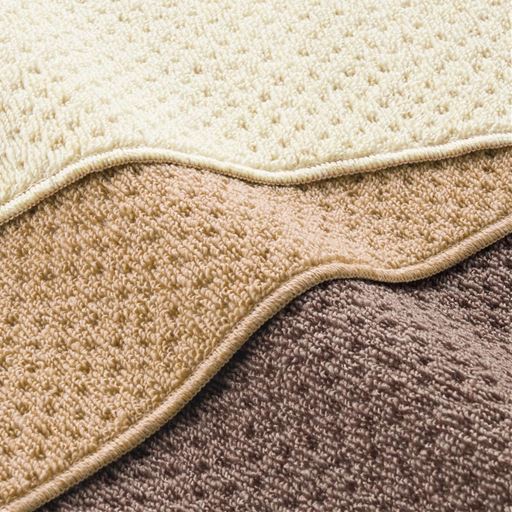 (上から)アイボリー、ベージュ、ブラウン