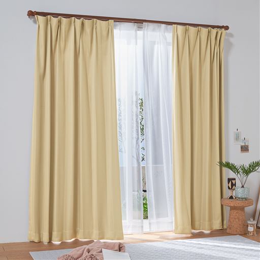 ライトイエロー